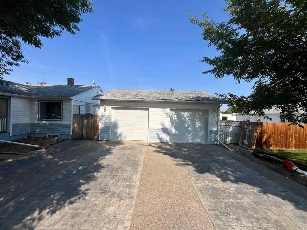 MLS® A2253051 - 5043 44 Avenue  in NONE Taber, Residential