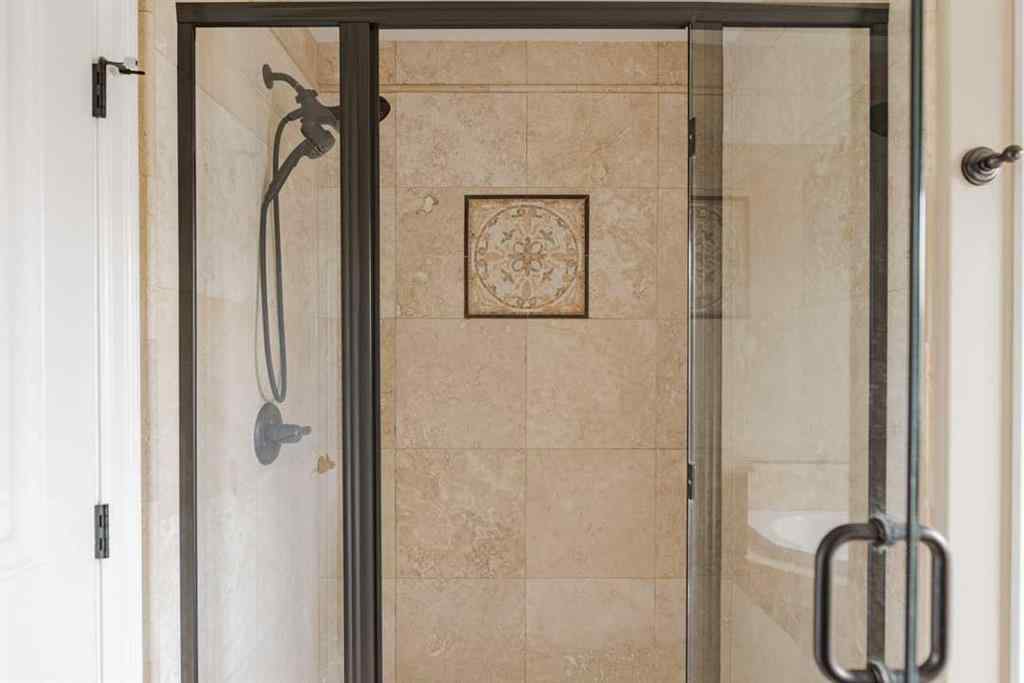 MLS® A2253059 - 689 Heritage Drive  in Parsons North Fort McMurray, Residential