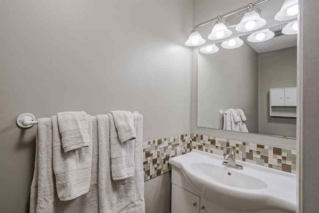MLS® A2253061 - Unit #207 5340 17 Avenue SW in Westgate Calgary, Residential