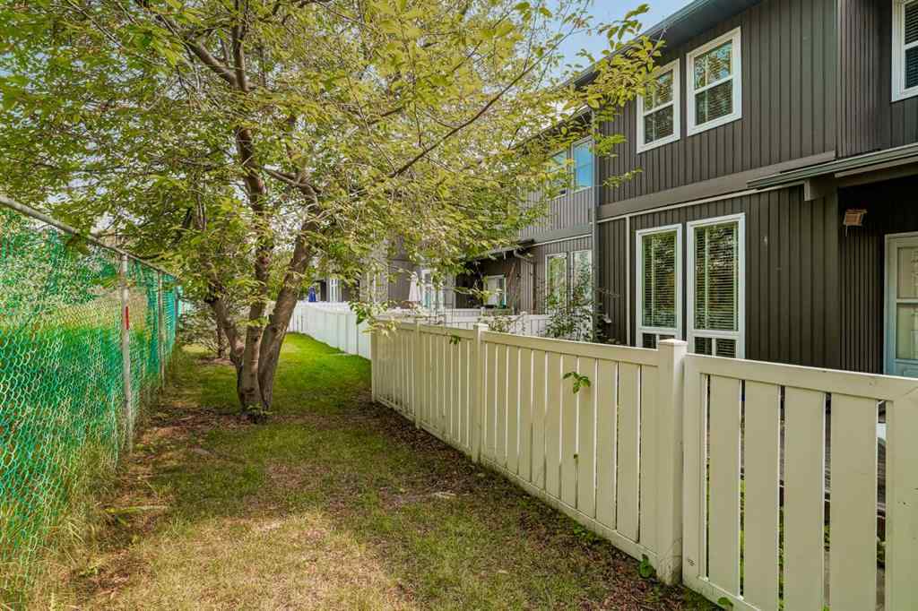 MLS® A2253061 - Unit #207 5340 17 Avenue SW in Westgate Calgary, Residential