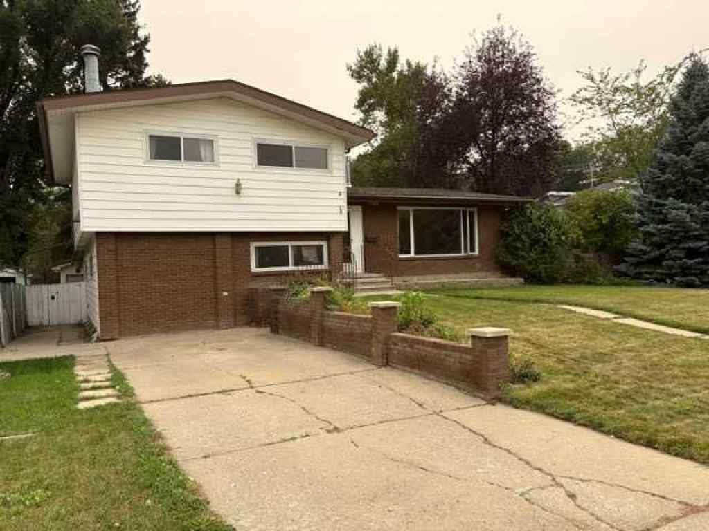 MLS® A2253072 - 1512 5 Avenue S in Victoria Park Lethbridge, Residential