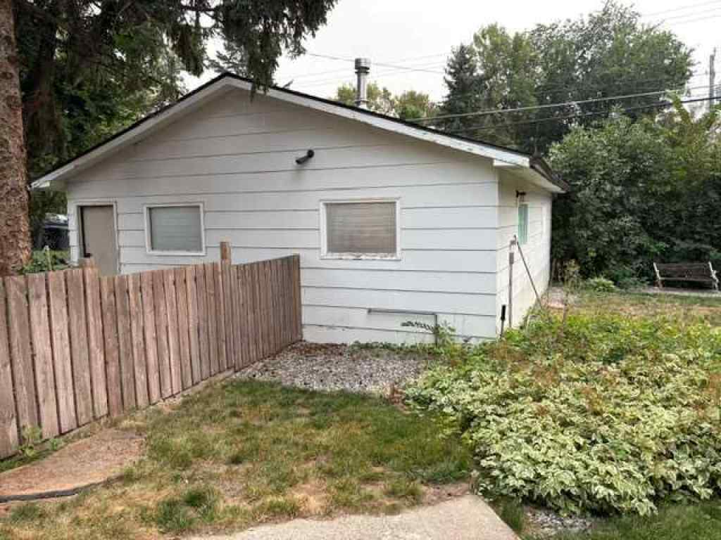 MLS® A2253072 - 1512 5 Avenue S in Victoria Park Lethbridge, Residential