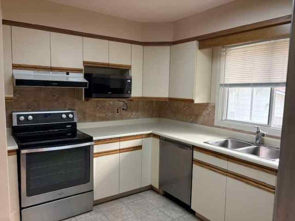 MLS® A2253072 - 1512 5 Avenue S in Victoria Park Lethbridge, Residential