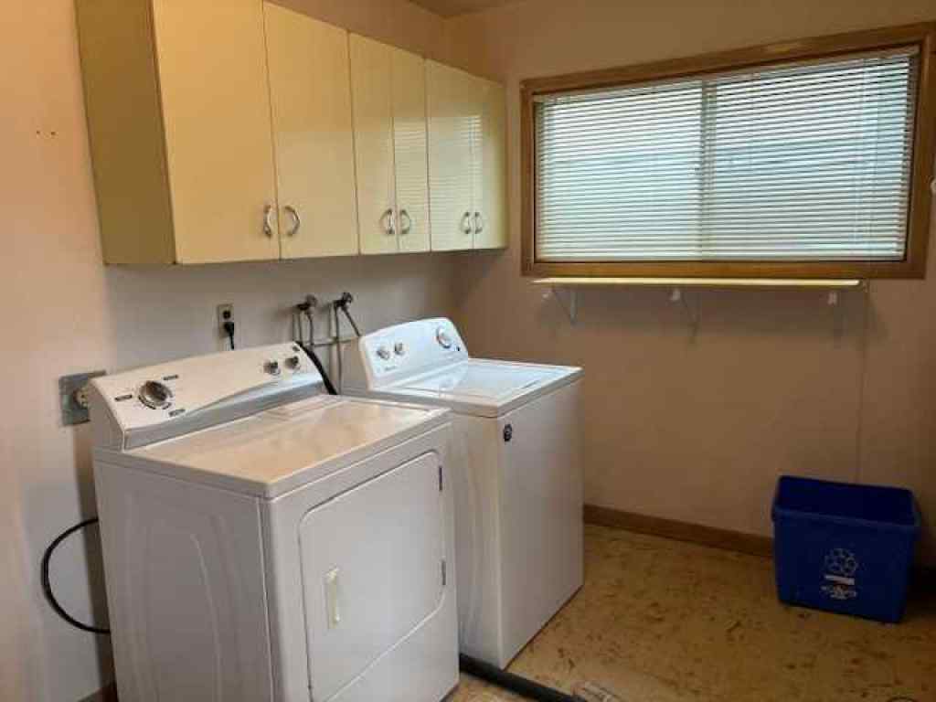 MLS® A2253072 - 1512 5 Avenue S in Victoria Park Lethbridge, Residential