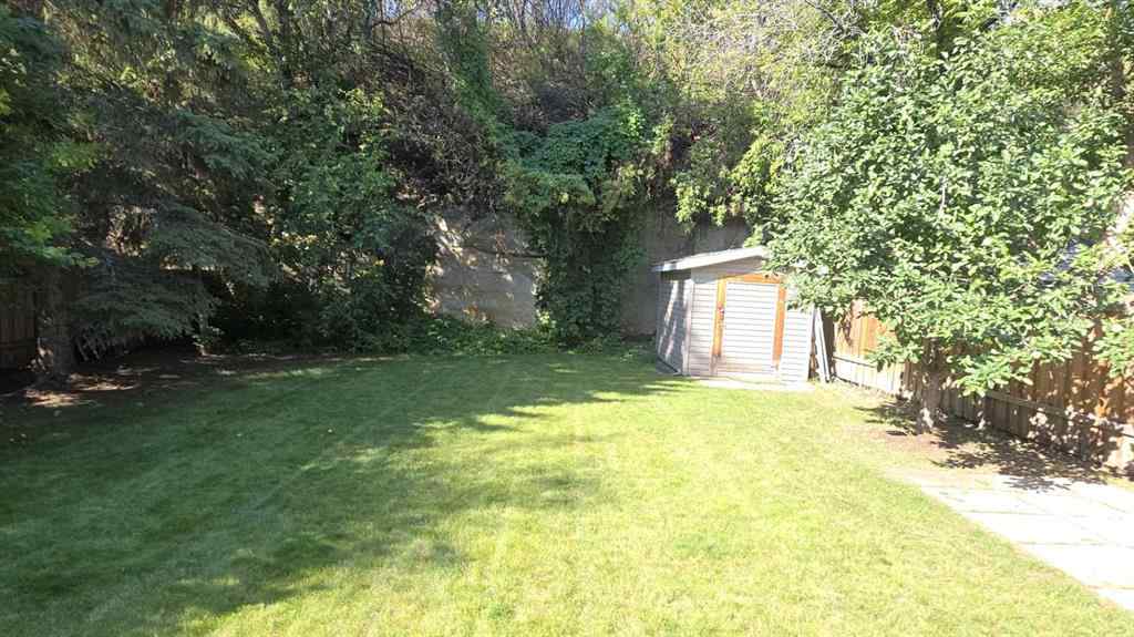 MLS® A2253074 - 10722 91 Street  in Lower West Peace Peace River, Residential