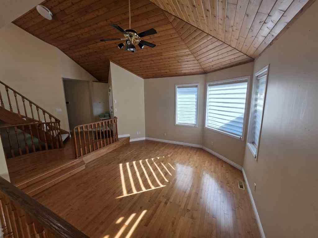 MLS® A2253074 - 10722 91 Street  in Lower West Peace Peace River, Residential