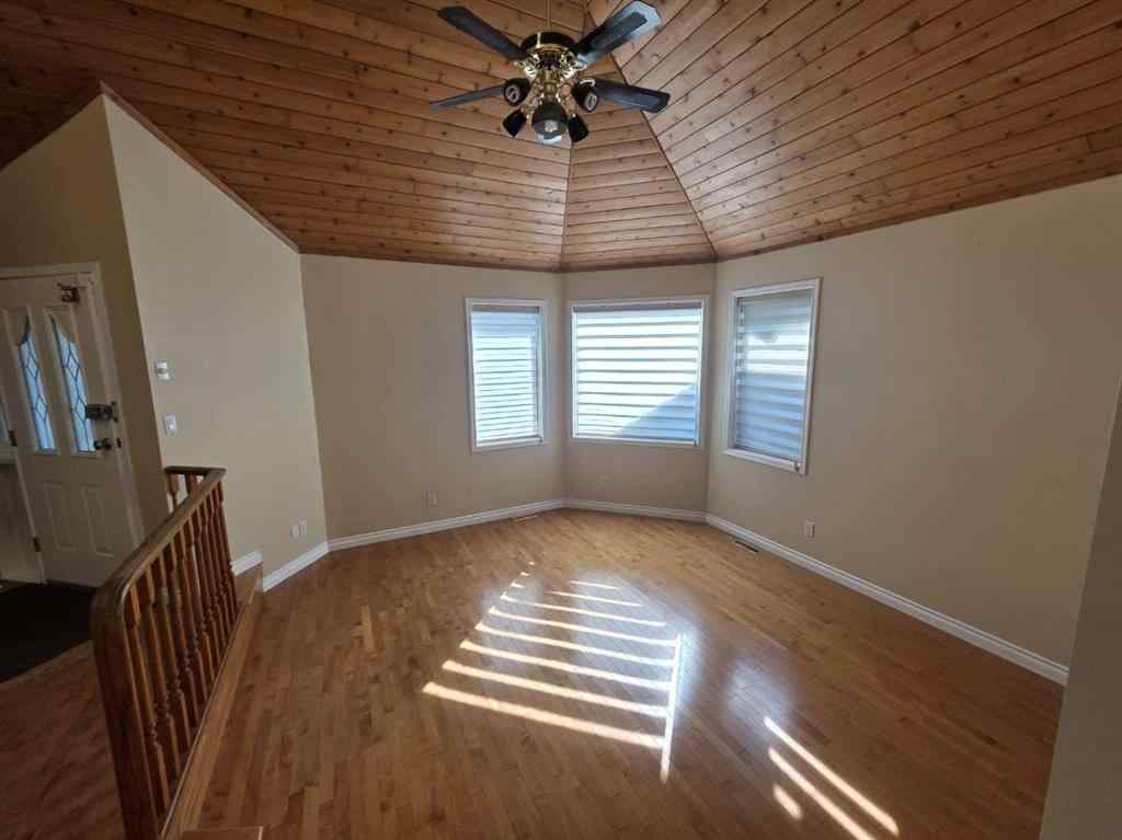 MLS® A2253074 - 10722 91 Street  in Lower West Peace Peace River, Residential