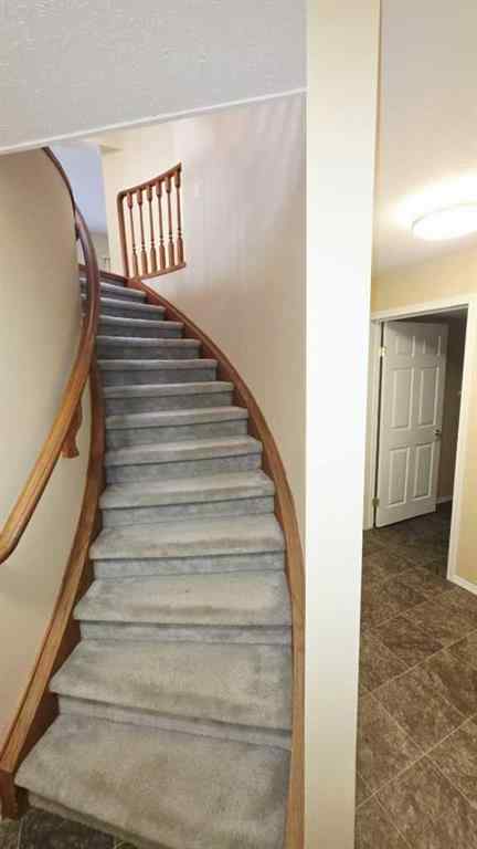 MLS® A2253074 - 10722 91 Street  in Lower West Peace Peace River, Residential