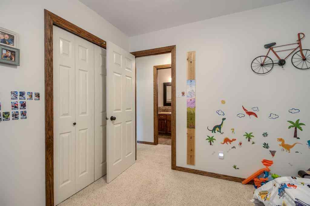 MLS® A2253078 - 360 Heritage Crescent W in Heritage Heights Lethbridge, Residential