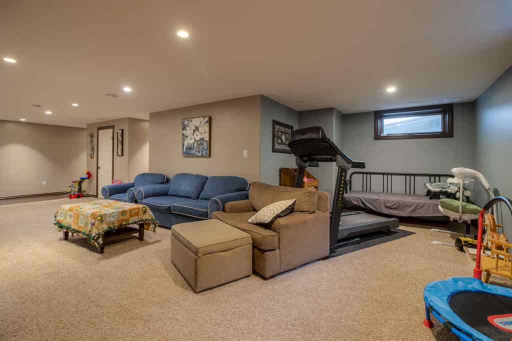 MLS® A2253078 - 360 Heritage Crescent W in Heritage Heights Lethbridge, Residential