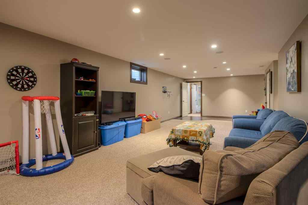 MLS® A2253078 - 360 Heritage Crescent W in Heritage Heights Lethbridge, Residential
