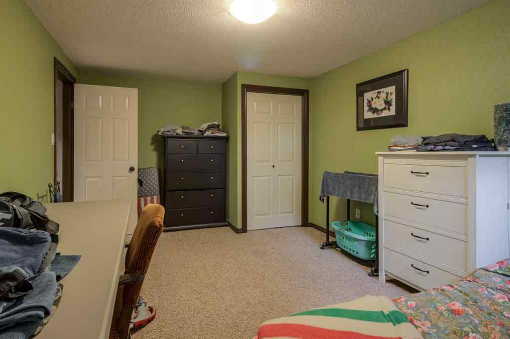 MLS® A2253078 - 360 Heritage Crescent W in Heritage Heights Lethbridge, Residential