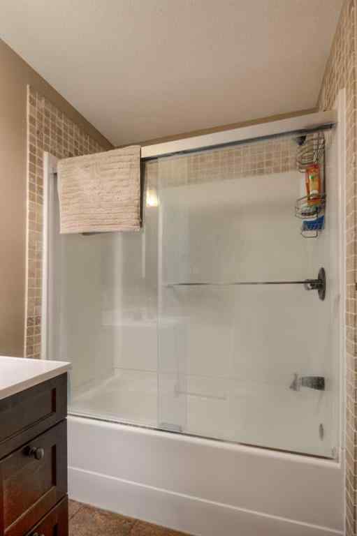 MLS® A2253078 - 360 Heritage Crescent W in Heritage Heights Lethbridge, Residential