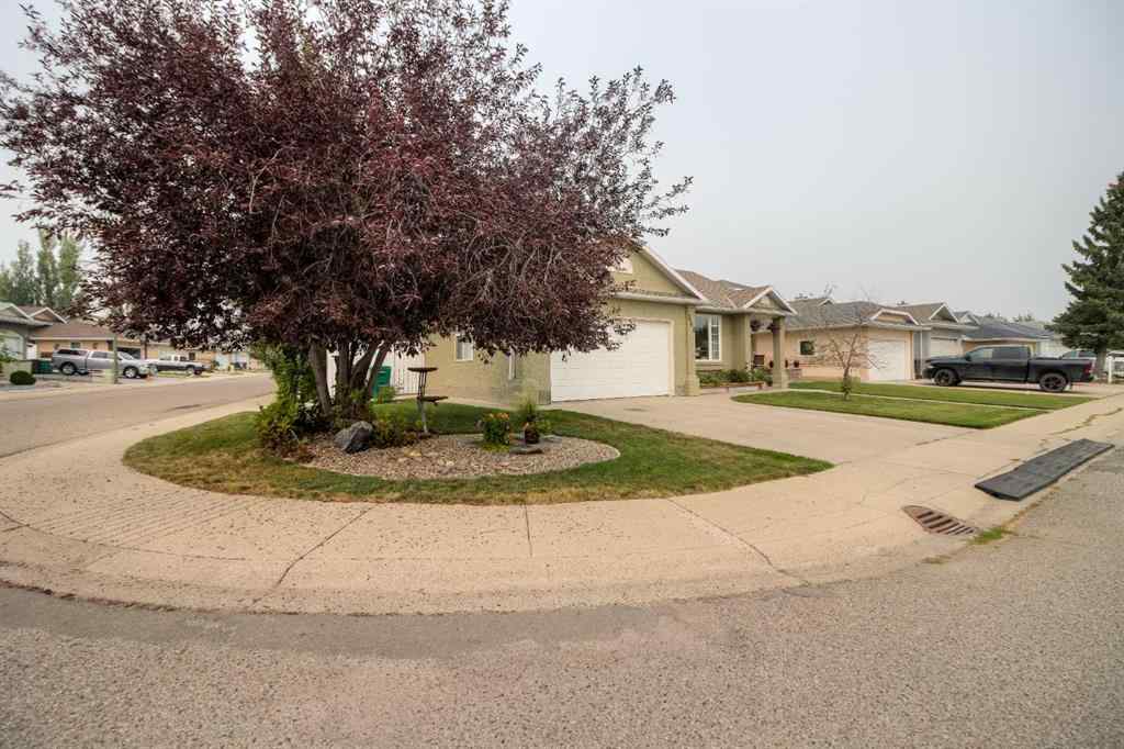 MLS® A2253078 - 360 Heritage Crescent W in Heritage Heights Lethbridge, Residential