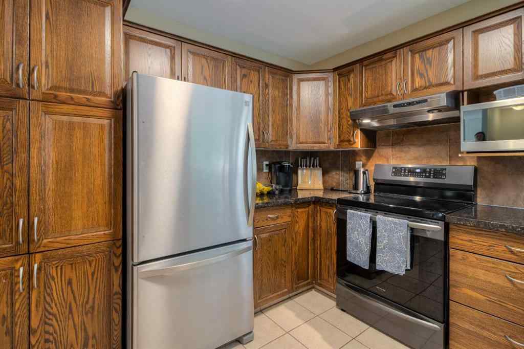 MLS® A2253078 - 360 Heritage Crescent W in Heritage Heights Lethbridge, Residential