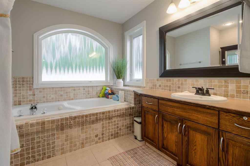 MLS® A2253078 - 360 Heritage Crescent W in Heritage Heights Lethbridge, Residential