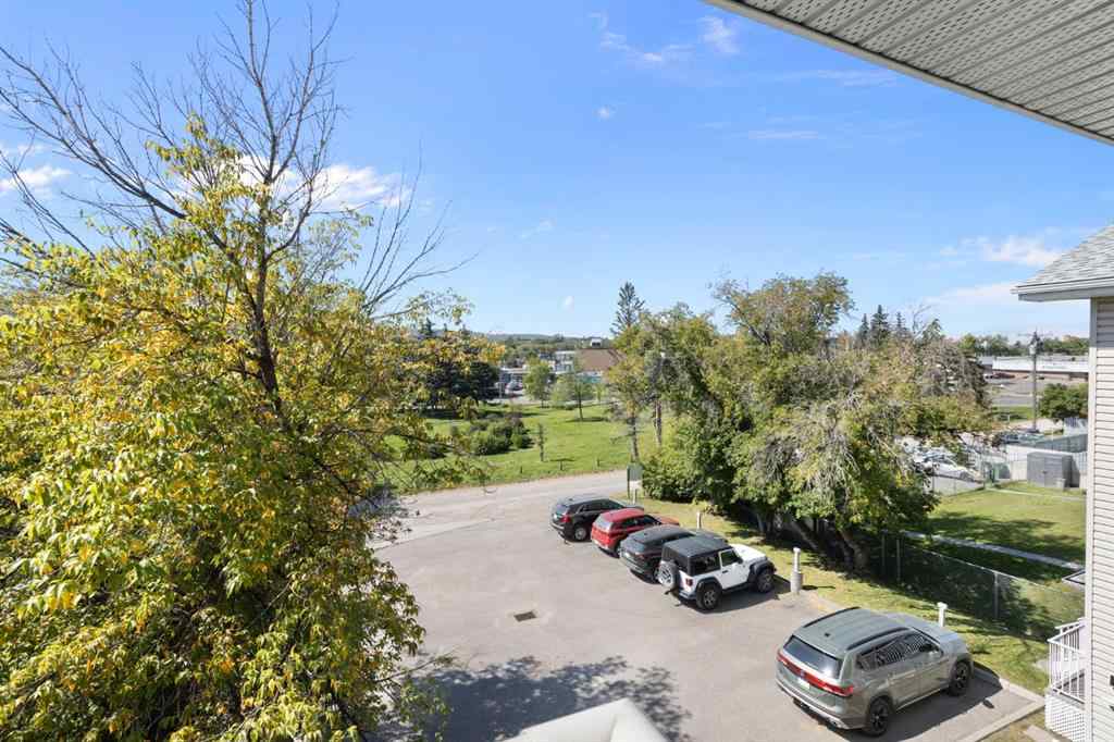 MLS® A2253082 - Unit #302 4327 75 Street NW in Bowness Calgary, Residential