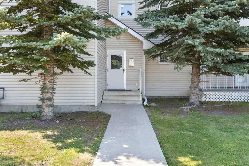 MLS® A2253082 - Unit #302 4327 75 Street NW in Bowness Calgary, Residential