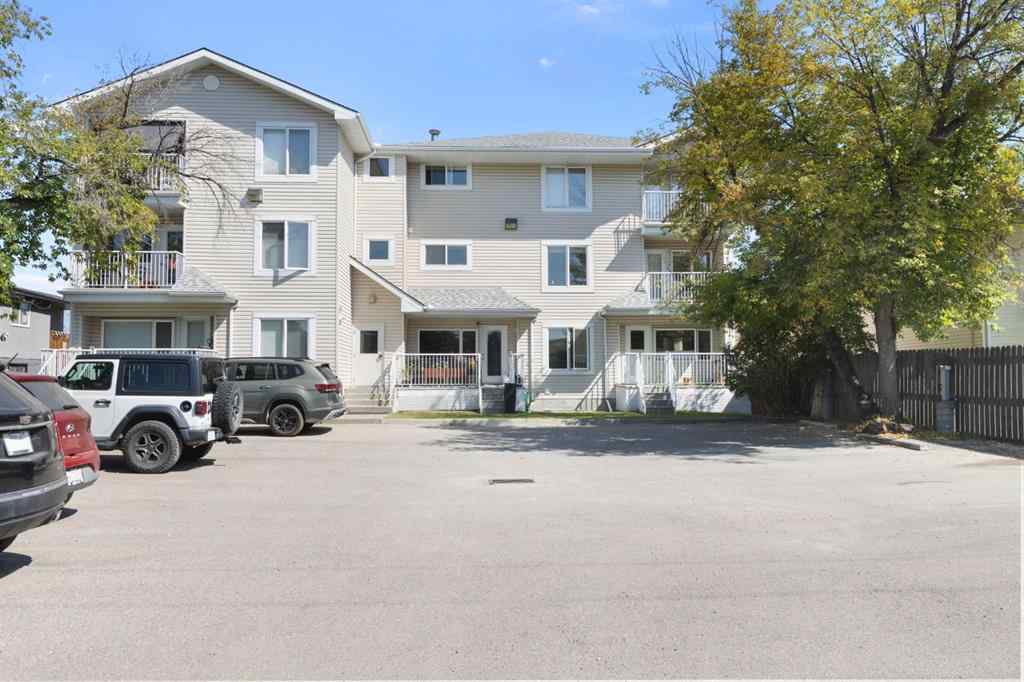 MLS® A2253082 - Unit #302 4327 75 Street NW in Bowness Calgary, Residential