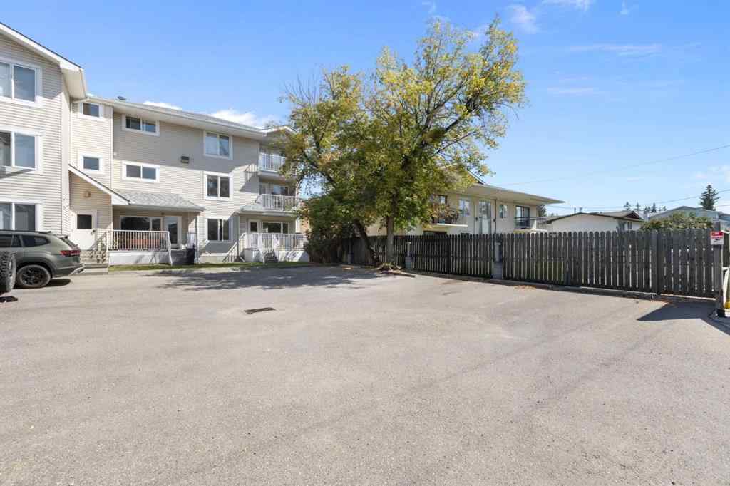 MLS® A2253082 - Unit #302 4327 75 Street NW in Bowness Calgary, Residential
