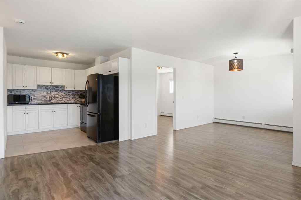 MLS® A2253082 - Unit #302 4327 75 Street NW in Bowness Calgary, Residential