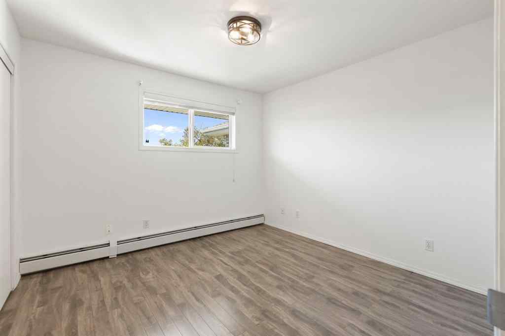 MLS® A2253082 - Unit #302 4327 75 Street NW in Bowness Calgary, Residential