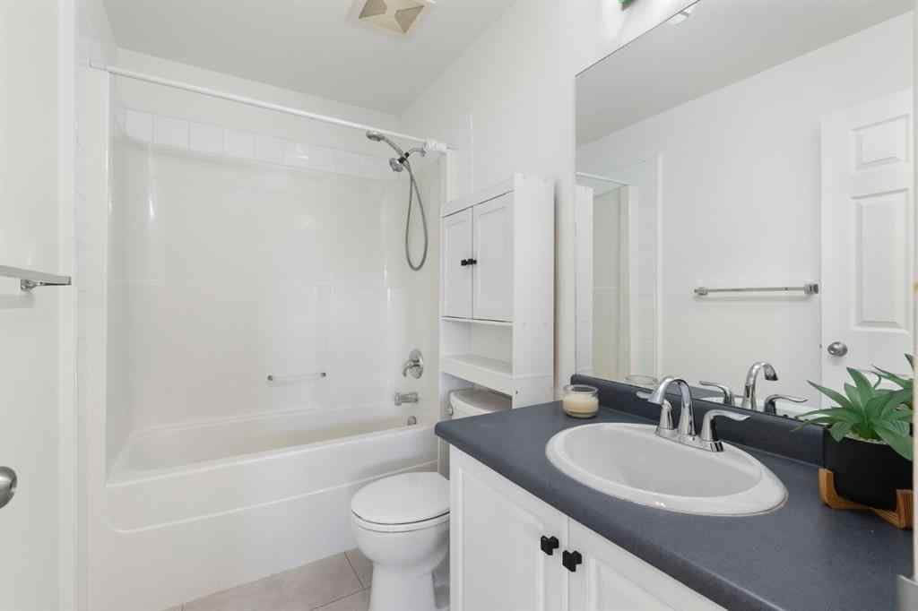 MLS® A2253082 - Unit #302 4327 75 Street NW in Bowness Calgary, Residential