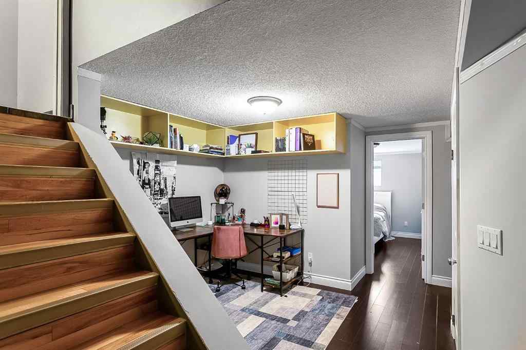 MLS® A2253091 - 39 Edgeburn Crescent NW in Edgemont Calgary, Residential