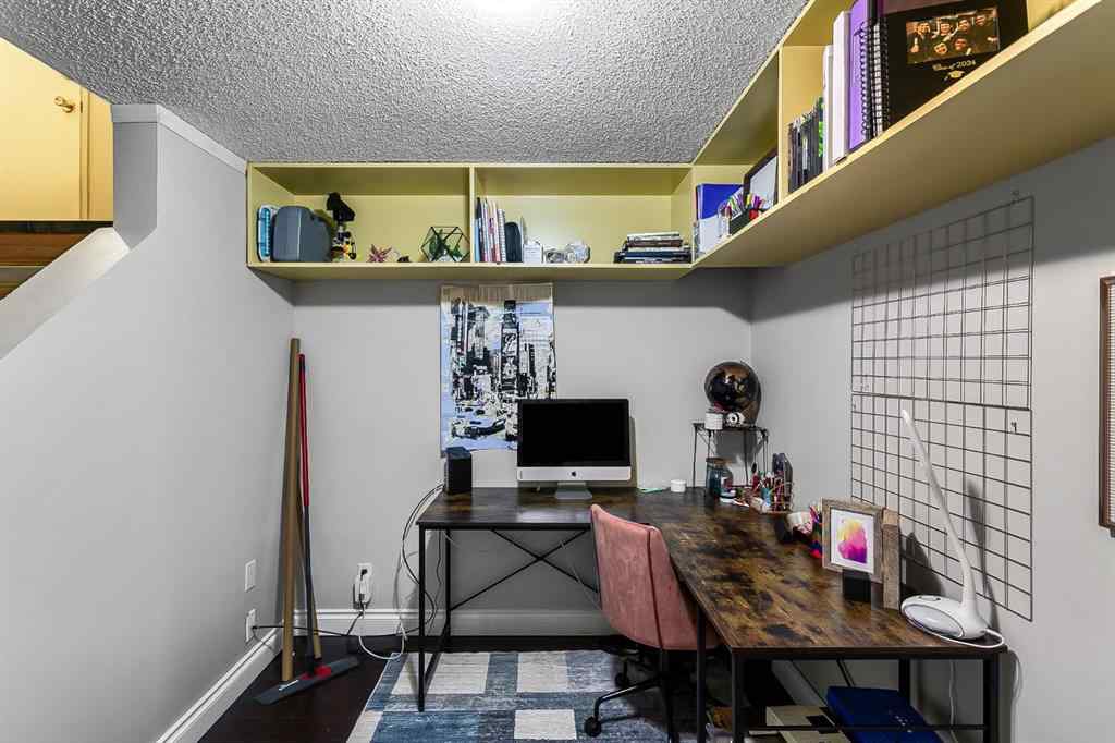 MLS® A2253091 - 39 Edgeburn Crescent NW in Edgemont Calgary, Residential