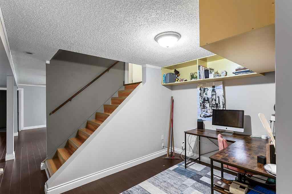 MLS® A2253091 - 39 Edgeburn Crescent NW in Edgemont Calgary, Residential
