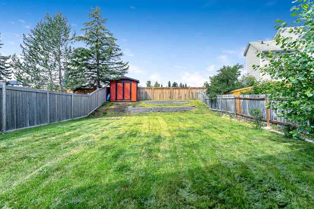 MLS® A2253091 - 39 Edgeburn Crescent NW in Edgemont Calgary, Residential