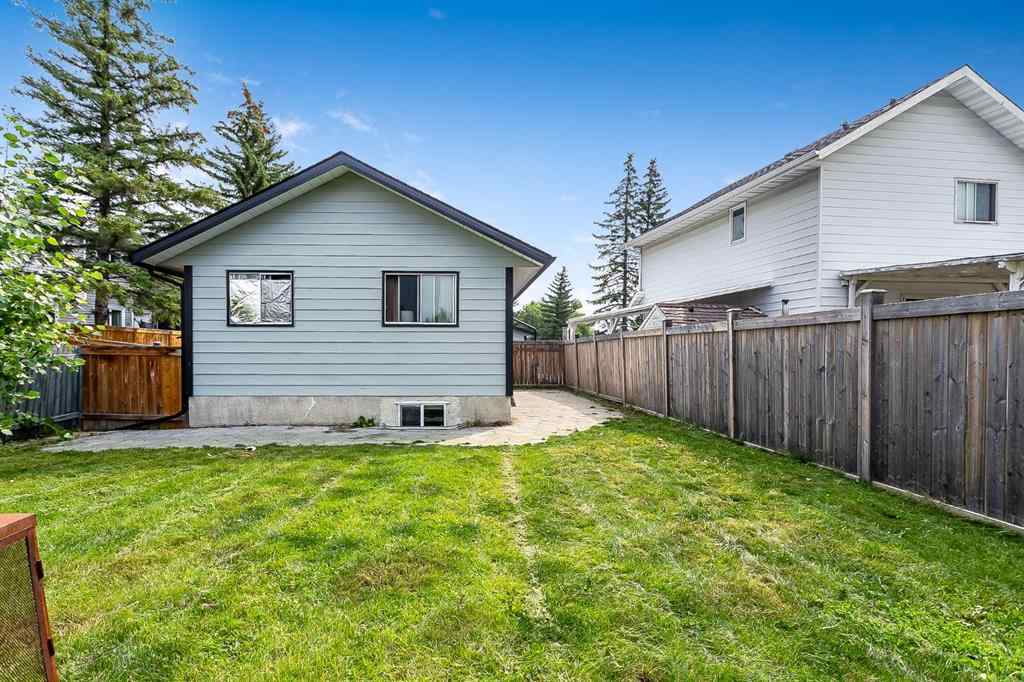 MLS® A2253091 - 39 Edgeburn Crescent NW in Edgemont Calgary, Residential