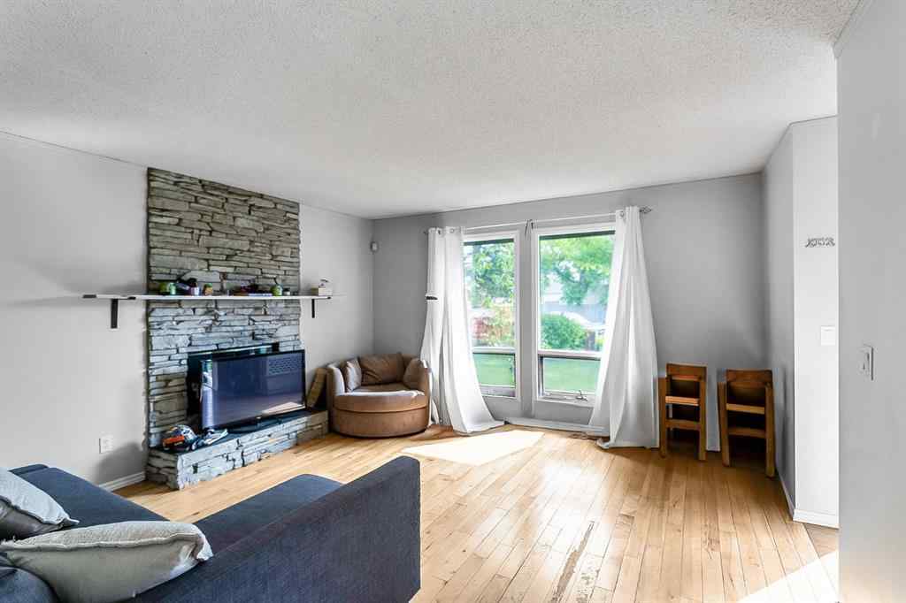 MLS® A2253091 - 39 Edgeburn Crescent NW in Edgemont Calgary, Residential