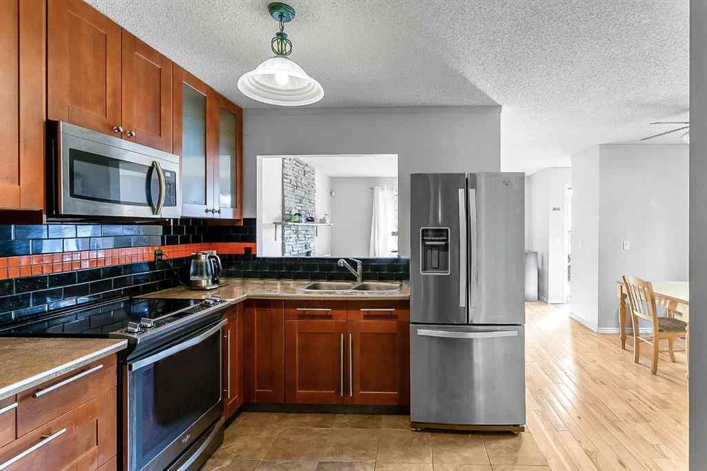 MLS® A2253091 - 39 Edgeburn Crescent NW in Edgemont Calgary, Residential