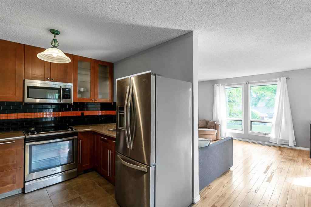 MLS® A2253091 - 39 Edgeburn Crescent NW in Edgemont Calgary, Residential