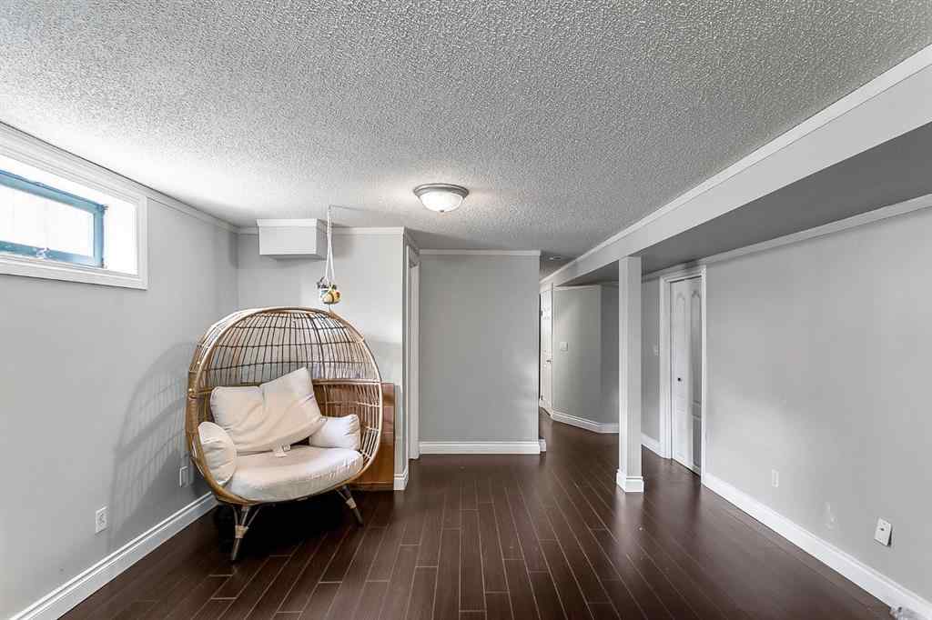 MLS® A2253091 - 39 Edgeburn Crescent NW in Edgemont Calgary, Residential