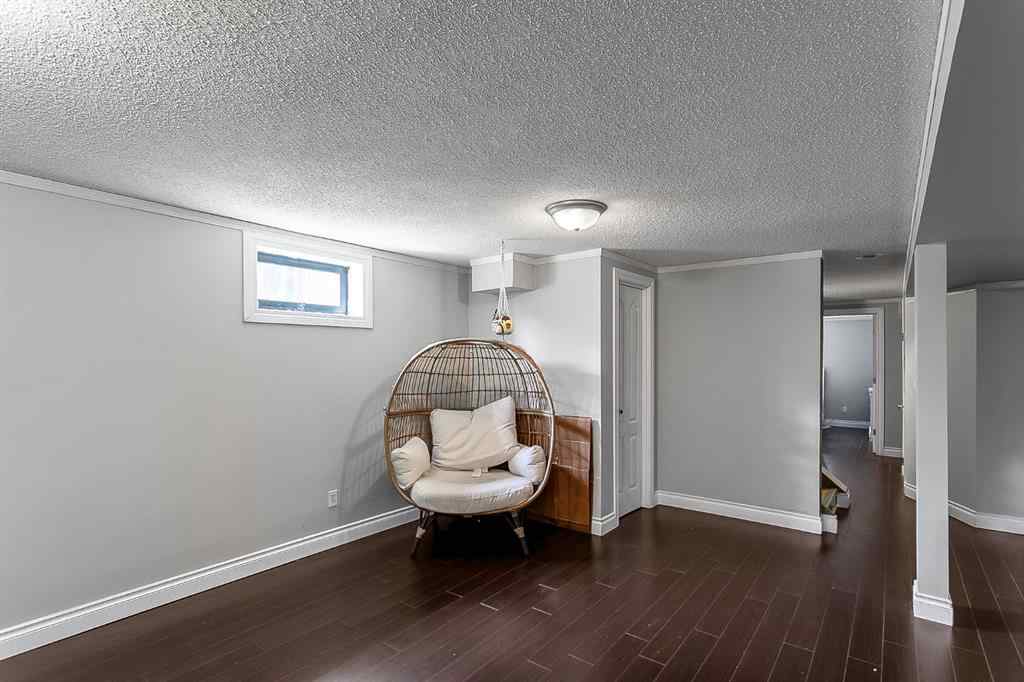 MLS® A2253091 - 39 Edgeburn Crescent NW in Edgemont Calgary, Residential