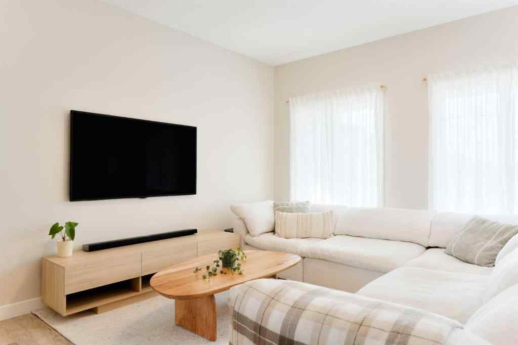MLS® A2253096 - 76 Willow Street  in The Willows Cochrane, Residential
