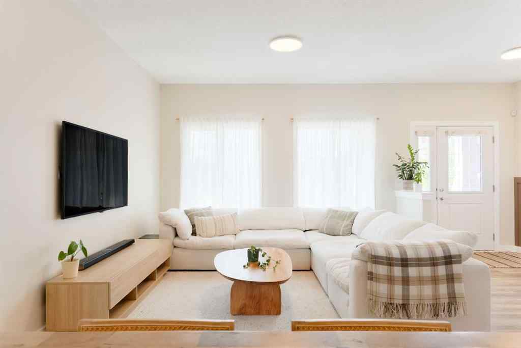 MLS® A2253096 - 76 Willow Street  in The Willows Cochrane, Residential