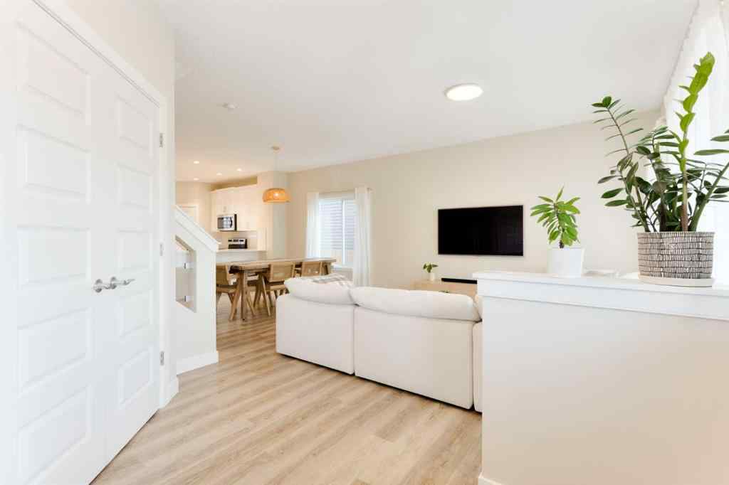MLS® A2253096 - 76 Willow Street  in The Willows Cochrane, Residential