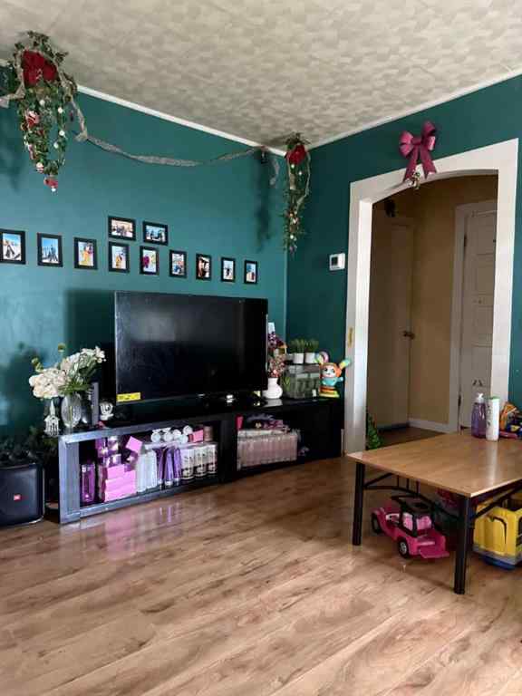 MLS® A2253102 - 905 3rd Avenue  in NONE Beaverlodge, Residential