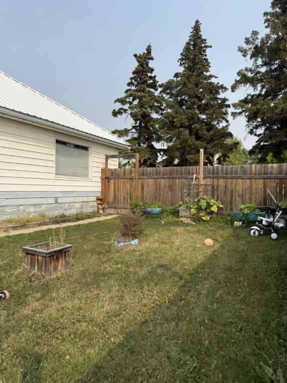 MLS® A2253102 - 905 3rd Avenue  in NONE Beaverlodge, Residential