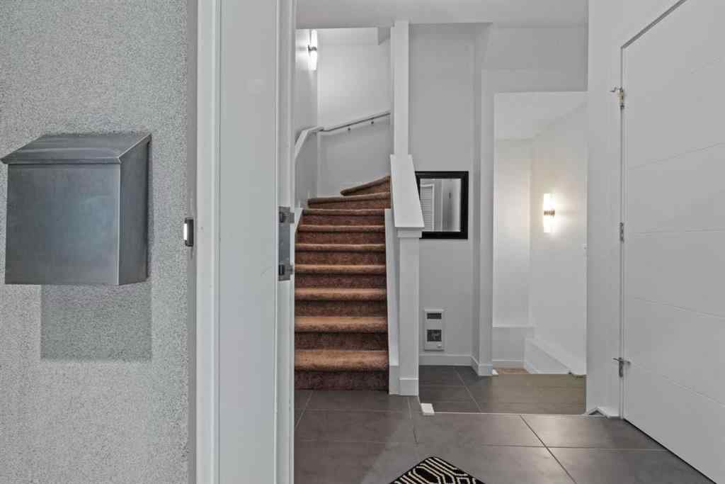 MLS® A2253104 - Unit #4 2428 30 Street SW in Killarney/Glengarry Calgary, Residential
