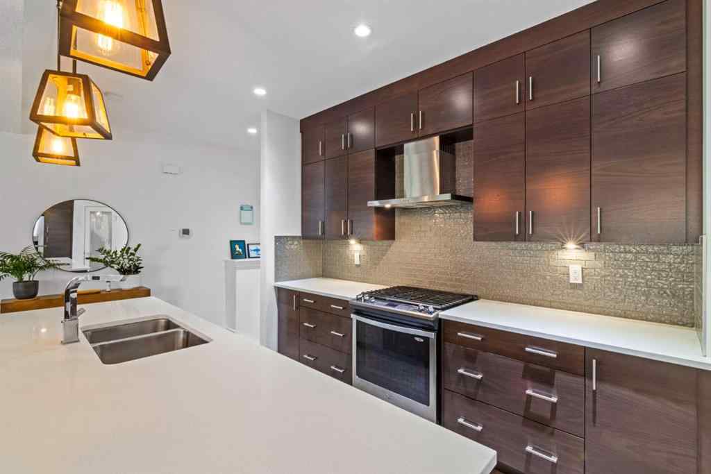 MLS® A2253104 - Unit #4 2428 30 Street SW in Killarney/Glengarry Calgary, Residential