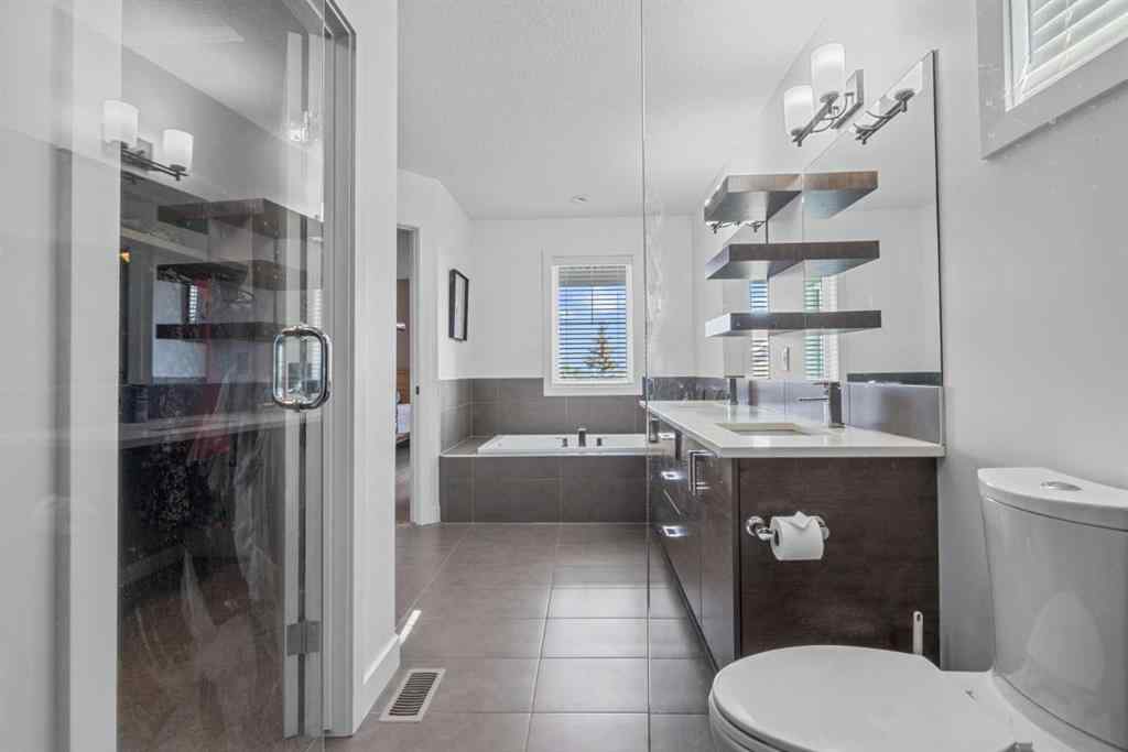 MLS® A2253104 - Unit #4 2428 30 Street SW in Killarney/Glengarry Calgary, Residential