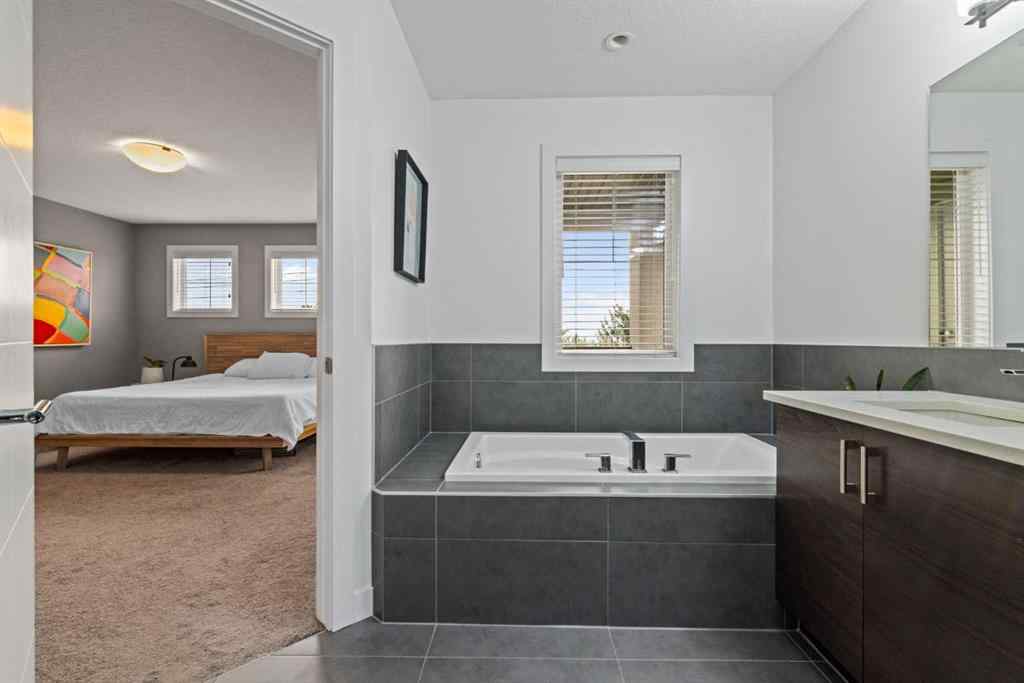 MLS® A2253104 - Unit #4 2428 30 Street SW in Killarney/Glengarry Calgary, Residential
