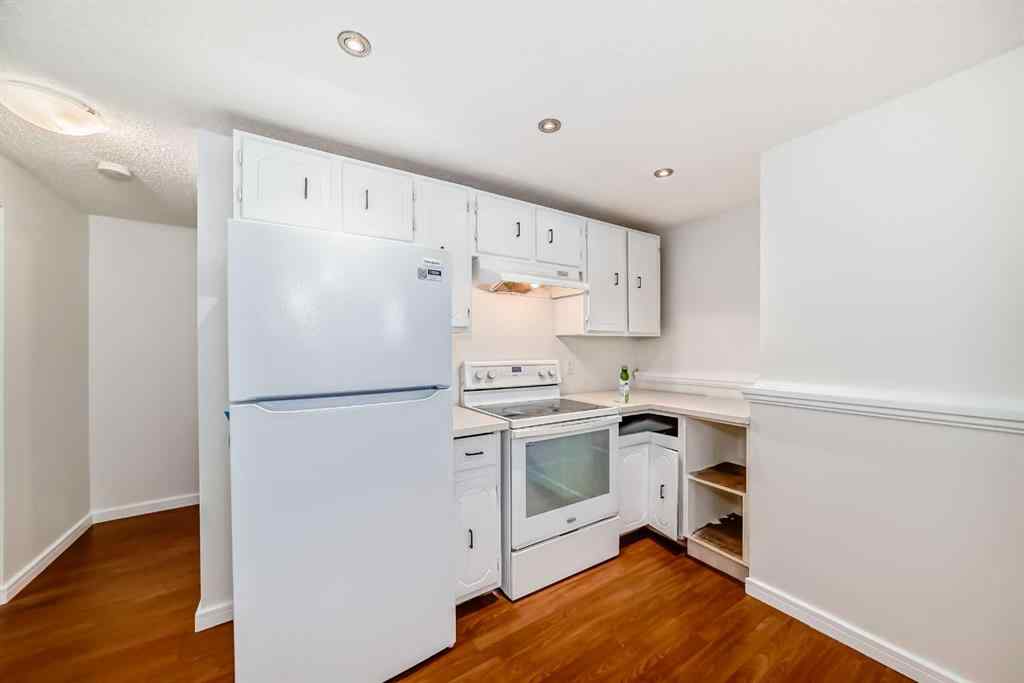 MLS® A2253107 - 176 Pinecliff Way NE in Pineridge Calgary, Residential