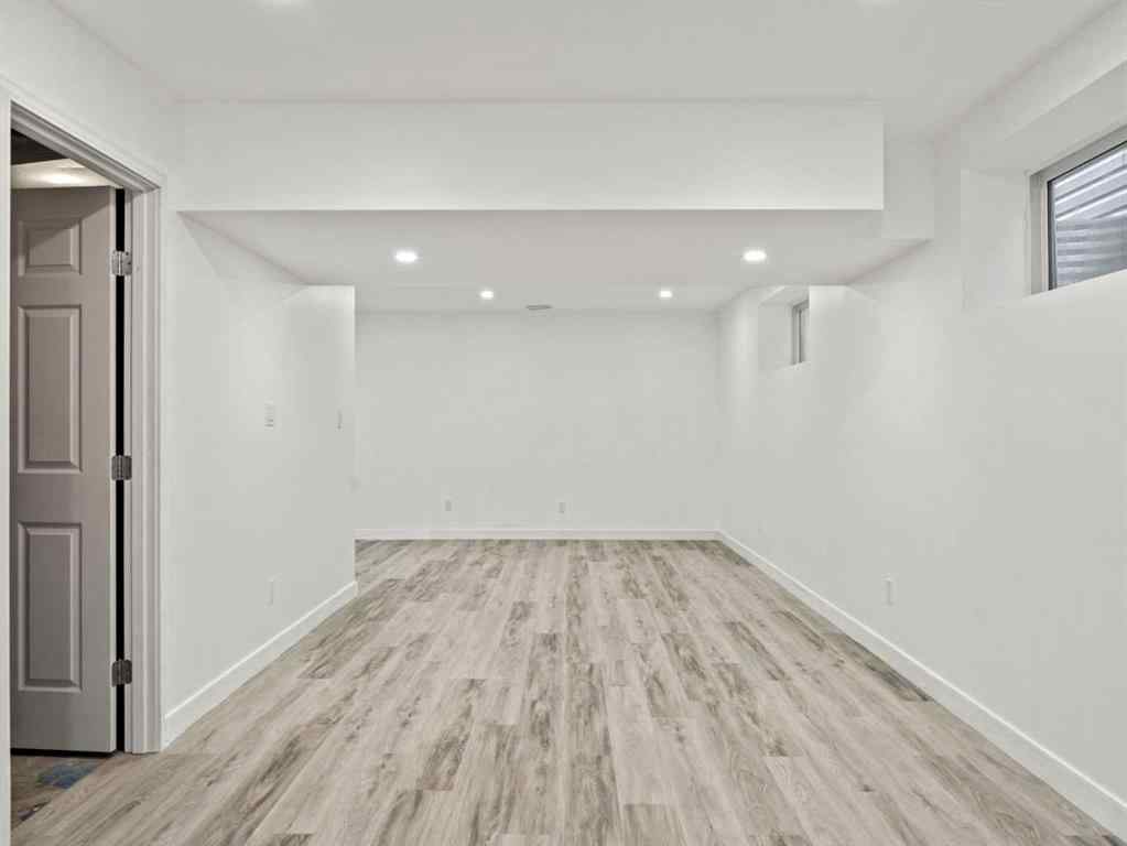 MLS® A2253111 - 1322 New Brighton Park SE in New Brighton Calgary, Residential