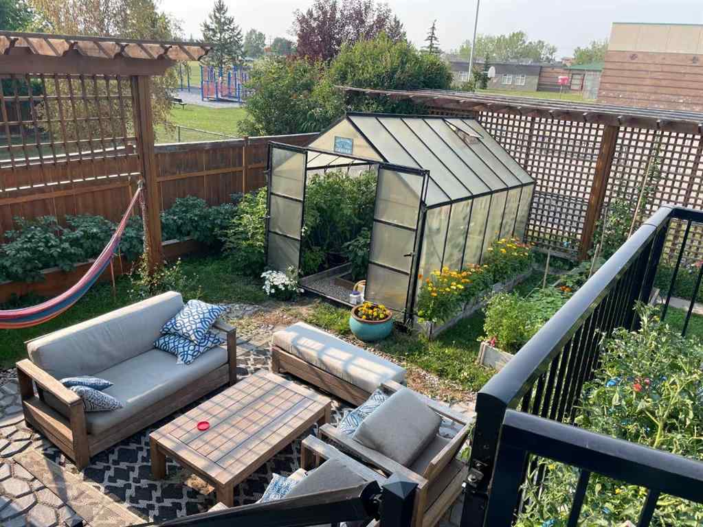 MLS® A2253114 - 8 Canoe Circle SW in Canals Airdrie, Residential