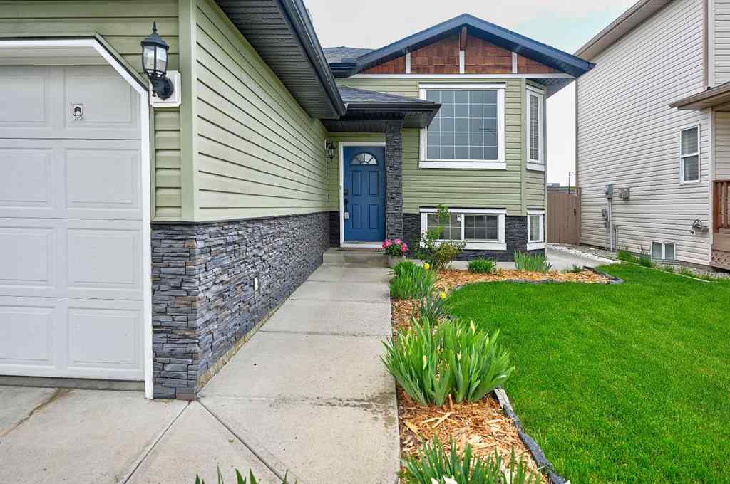 MLS® A2253114 - 8 Canoe Circle SW in Canals Airdrie, Residential
